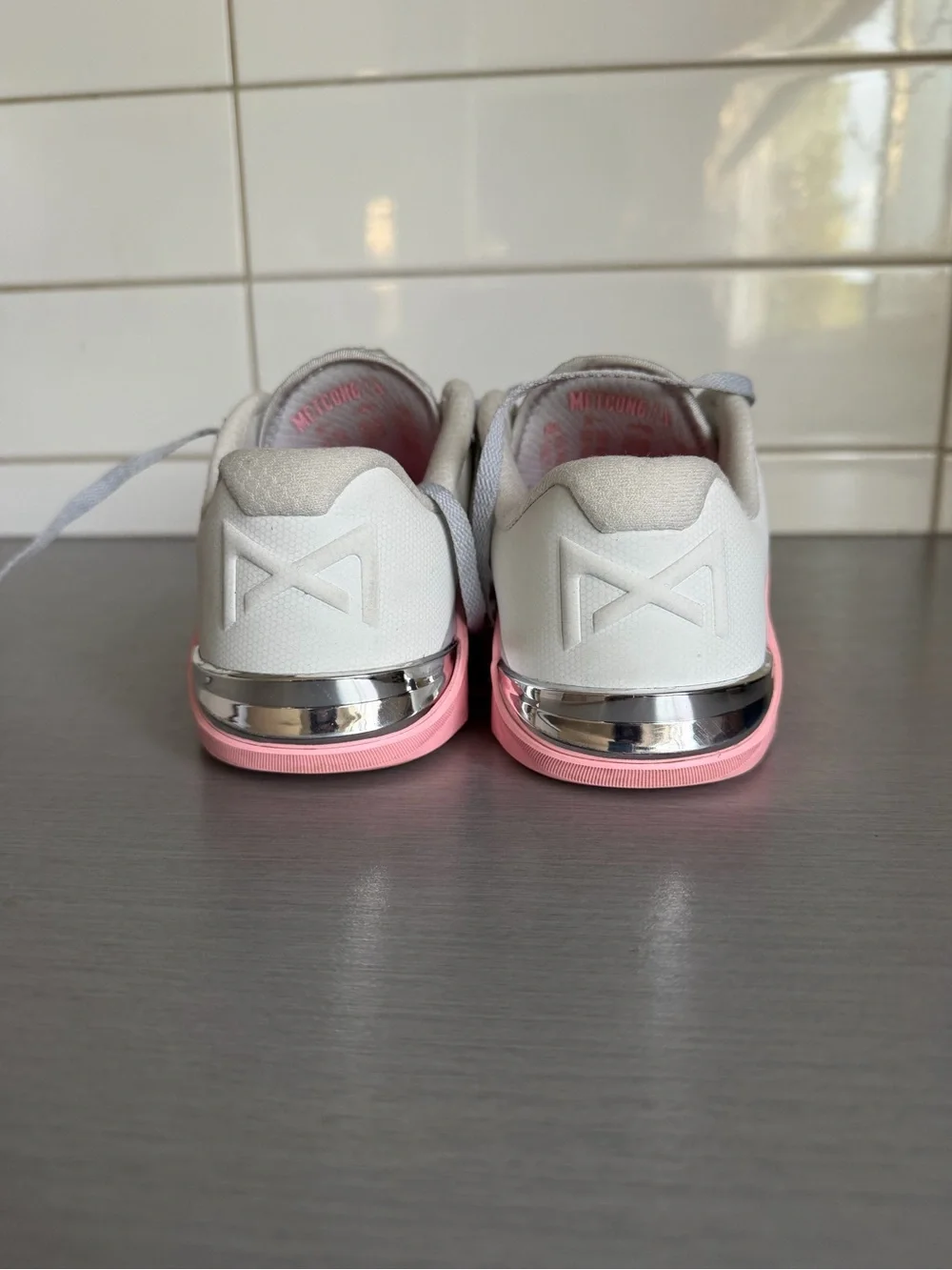 Nike Metcon 6 Grey & Pink Training Shoes with Red Swoosh - Picture 3 of 7